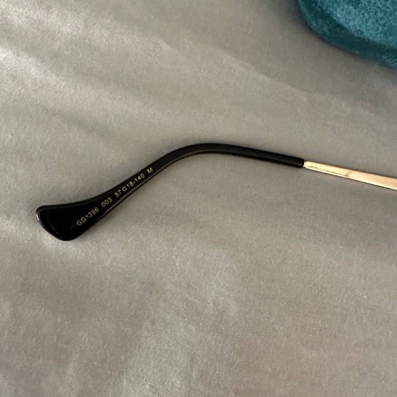 *SOLD* Gucci frame glasses - Picture 3 of 4